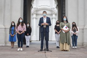 Ministerio de Ciencia conmemora Día Internacional de la Mujer y Niña en la Ciencia e invita a jóvenes a postular a carreras científicas